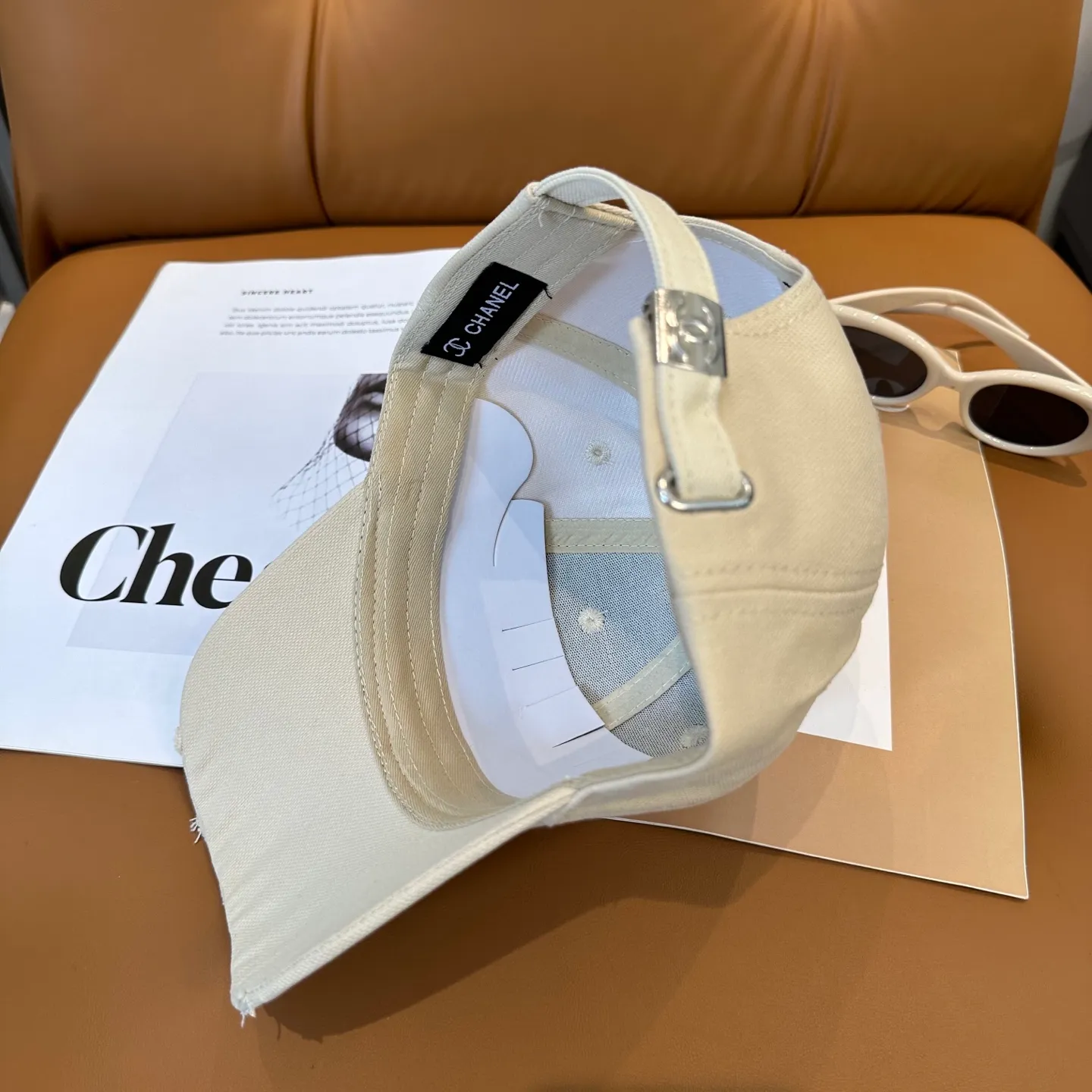 P50 CHANEL [Chanel] New simple embroidered logo baseball cap, new model shipped, big brand style is super easy to match, hurry up and get it!