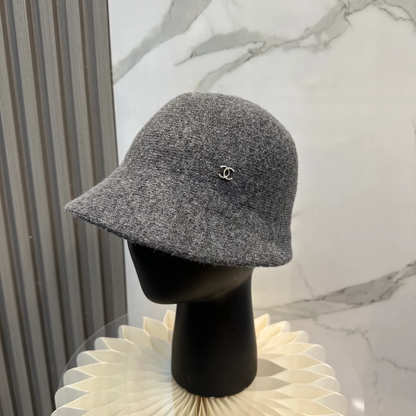 P76💛 Comes with dust bag [CHA Chanel] 2025 autumn and winter new style small fragrance cashmere bucket hat, 🔆Versatile everyday style ~ a must-have for going out on the street