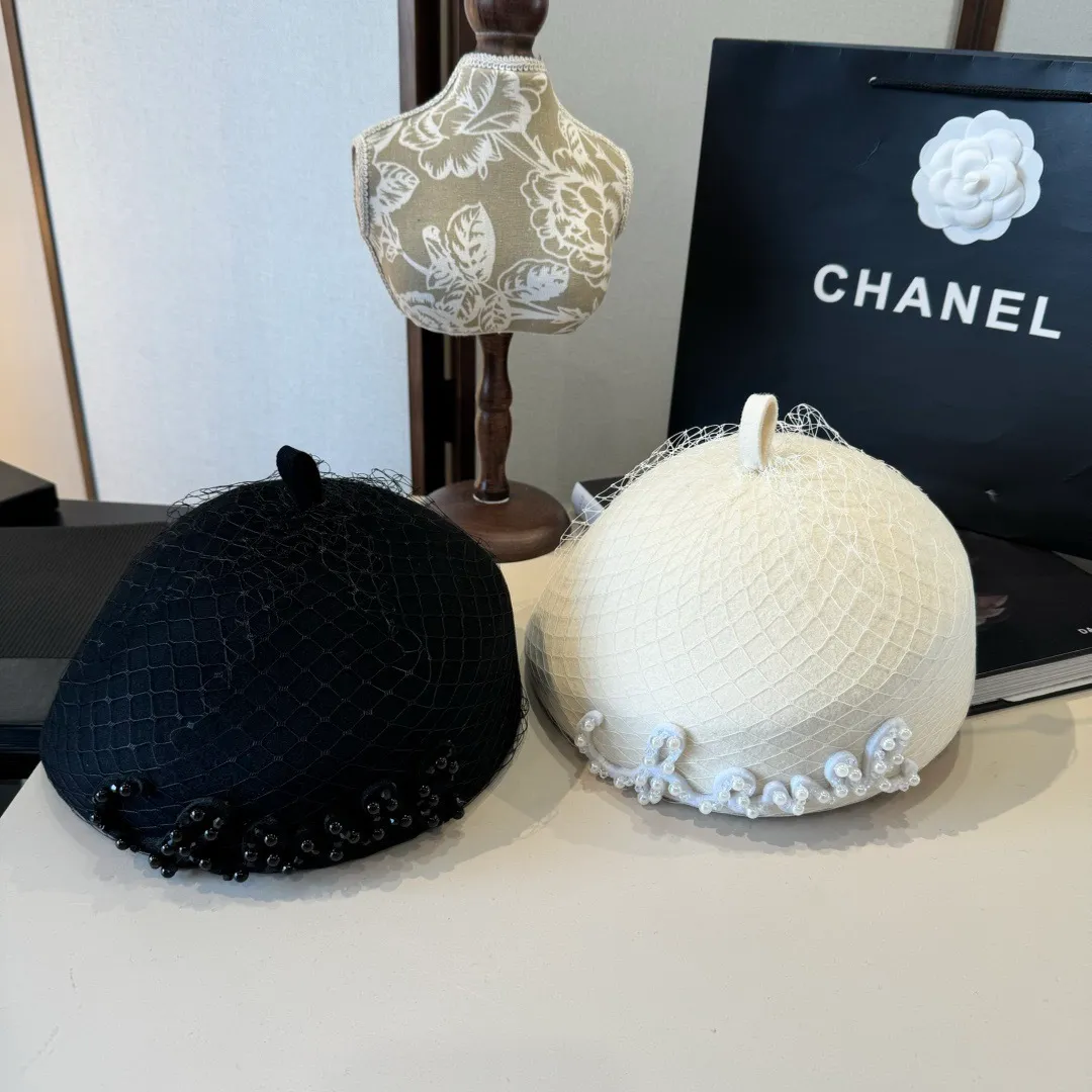 💰190¥ White Chanel beret, customized with small fragrance style high-end fabrics, head circumference 57cm