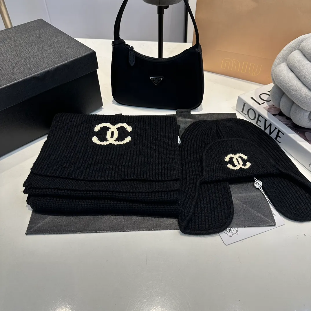 P160 Chane*🆕Chanel 24N new ski series wool hat, hat, scarf set, the popular Lei Feng hat on the Internet, black and white, versatile and cool, can be worn by men and women as a couple, warm and good-looking, a must-have