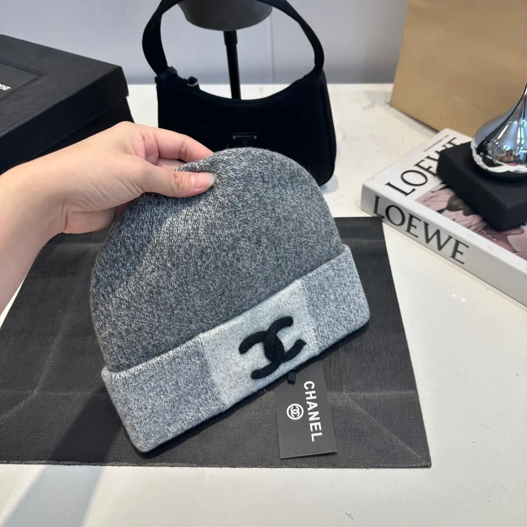 P70 Chanel official website quality Chanel autumn and winter woolen hat recommended by Internet celebrity fashion bloggers, Xiaohongshu's popular style, super soft and comfortable knitted hat with excellent elasticity!