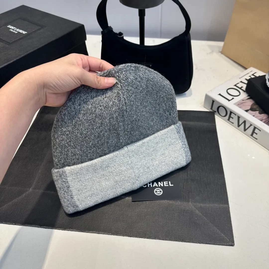 P70 Chanel official website quality Chanel autumn and winter woolen hat recommended by Internet celebrity fashion bloggers, Xiaohongshu's popular style, super soft and comfortable knitted hat with excellent elasticity!