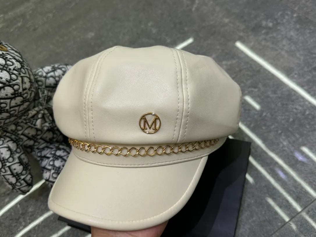Cabbage price, inquiry with pictures!  Chanel's popular chain ⛓️M octagonal hat🧢🧢A must-have item for autumn and winter new products