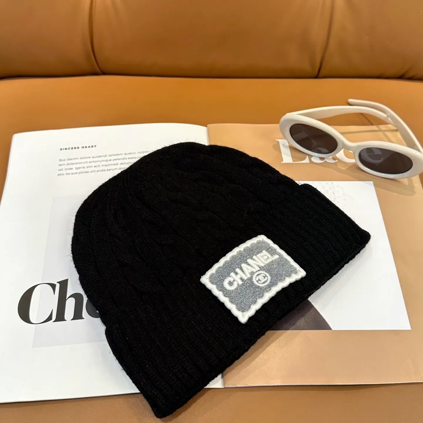 P56 CHANEL small and popular knitted hat! Xiaohongshu’s new product is released, it’s so 🉑️, high-elastic fabric, classic colors, same style for men and women.
