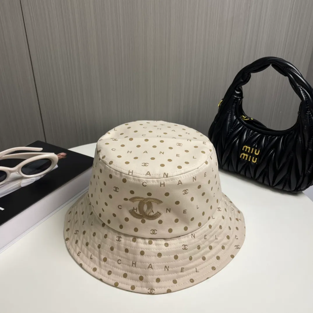 P66 CHANEL] New simple embroidered logo bucket hat 🧢New model shipped, big brand style is super easy to match, hurry up and get it