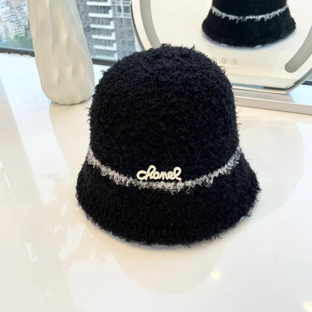 P60 Chanel Chanel 24 Autumn and Winter Bucket Hat Customized Teddy Circle Yarn, So Cute 𓆩♡𓆪 Extremely Black and White for Age Reduction, A Must-Have for Sweet Girls