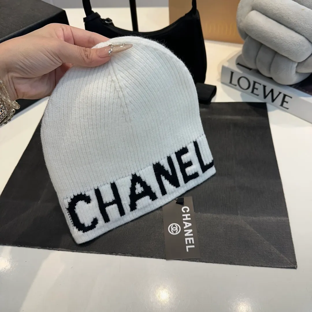 P70 2025 Official Chanel Chanel Autumn and Winter Beanie Recommended by Internet Celebrity Fashion Bloggers, Xiaohongshu Popular Style, Knitted Beanie with Super Soft and Comfortable Feel, Excellent Elasticity!