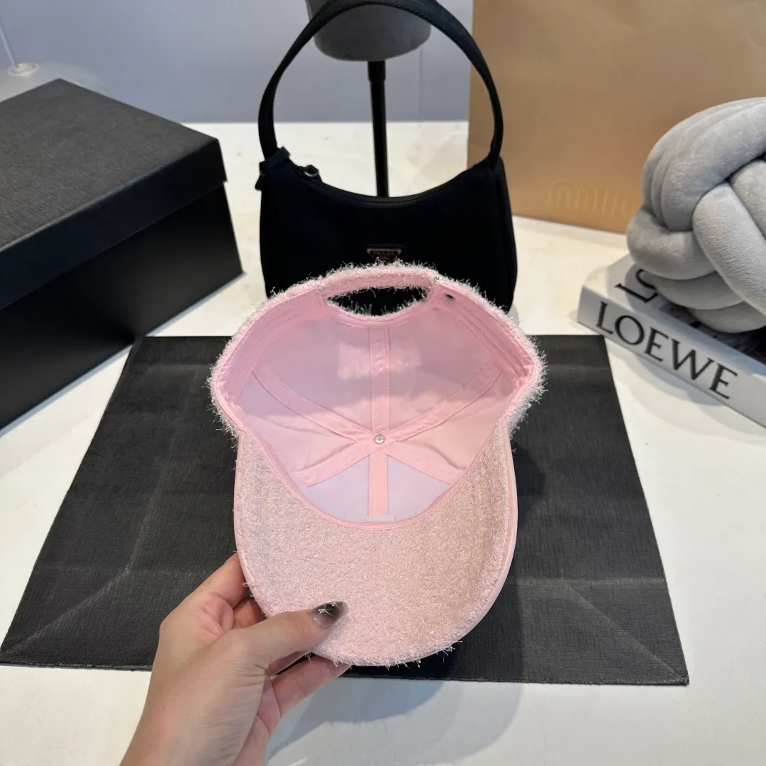 P60 Chanel's new autumn and winter classic casual and trendy style simple baseball cap🧢Japanese and Korean style, looks great with any combination! A must-have when traveling