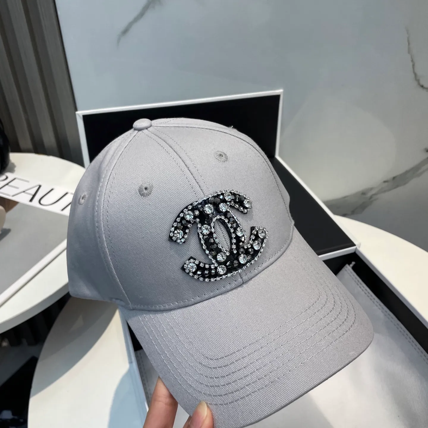 P50 CHANEL new high-end diamond hard-top baseball cap, Xiaoxiang logo is classic and simple, fashionable and casual design, popular new product