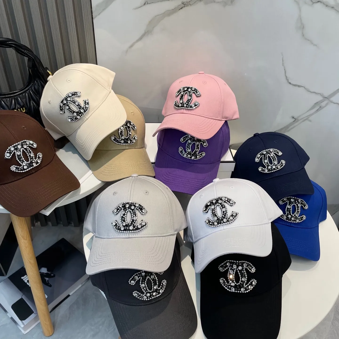 P50 CHANEL new high-end diamond hard-top baseball cap, Xiaoxiang logo is classic and simple, fashionable and casual design, popular new product