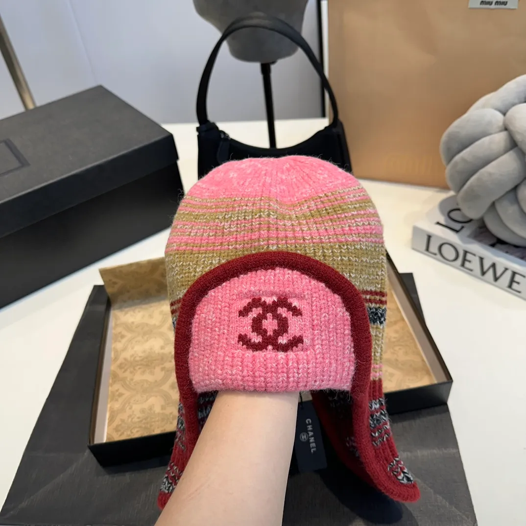P70 Chane*🆕Chanel 24N new ski series wool hat, the popular Lei Feng hat all over the Internet, black and white, 4 colors, versatile and cool, can be worn by men and women as a couple, warm and good-looking, a must-have