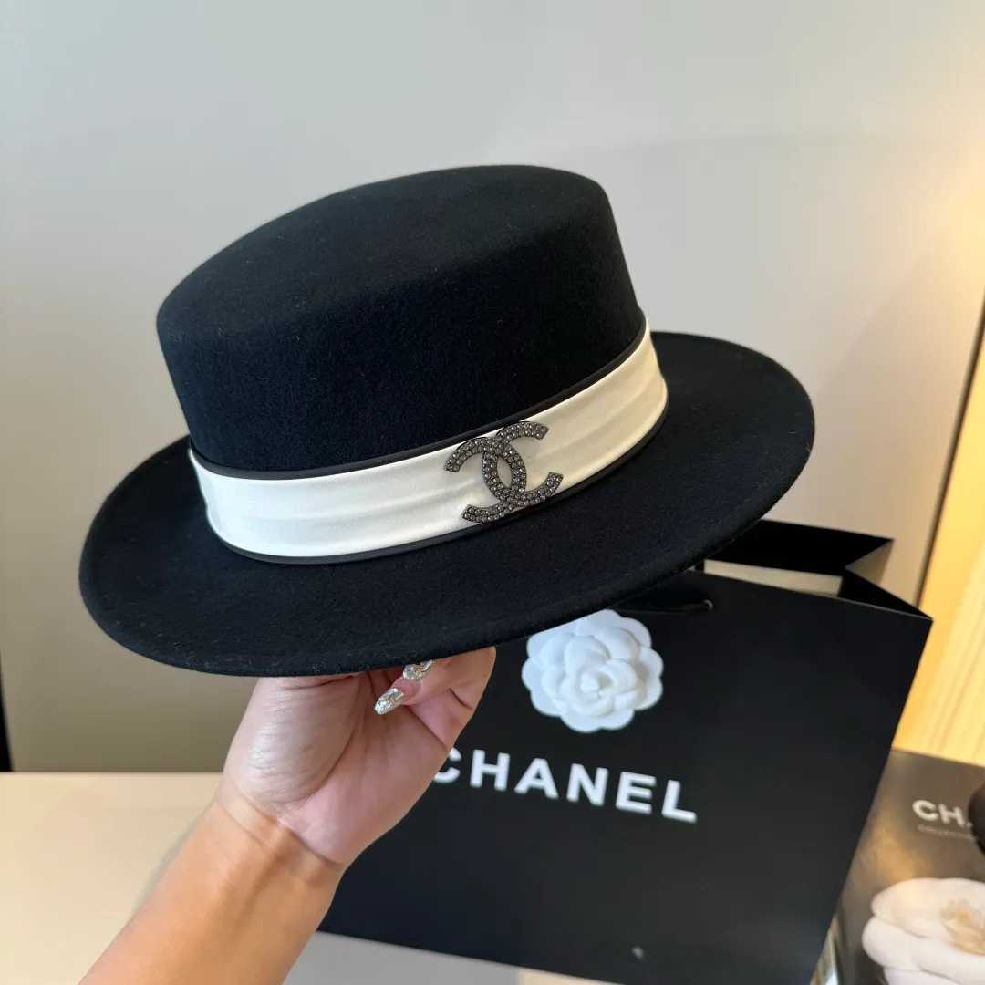 💰180¥ Chanel new wool top hat, flat top hat, 100% wool fabric 🦙%, head circumference 57cm