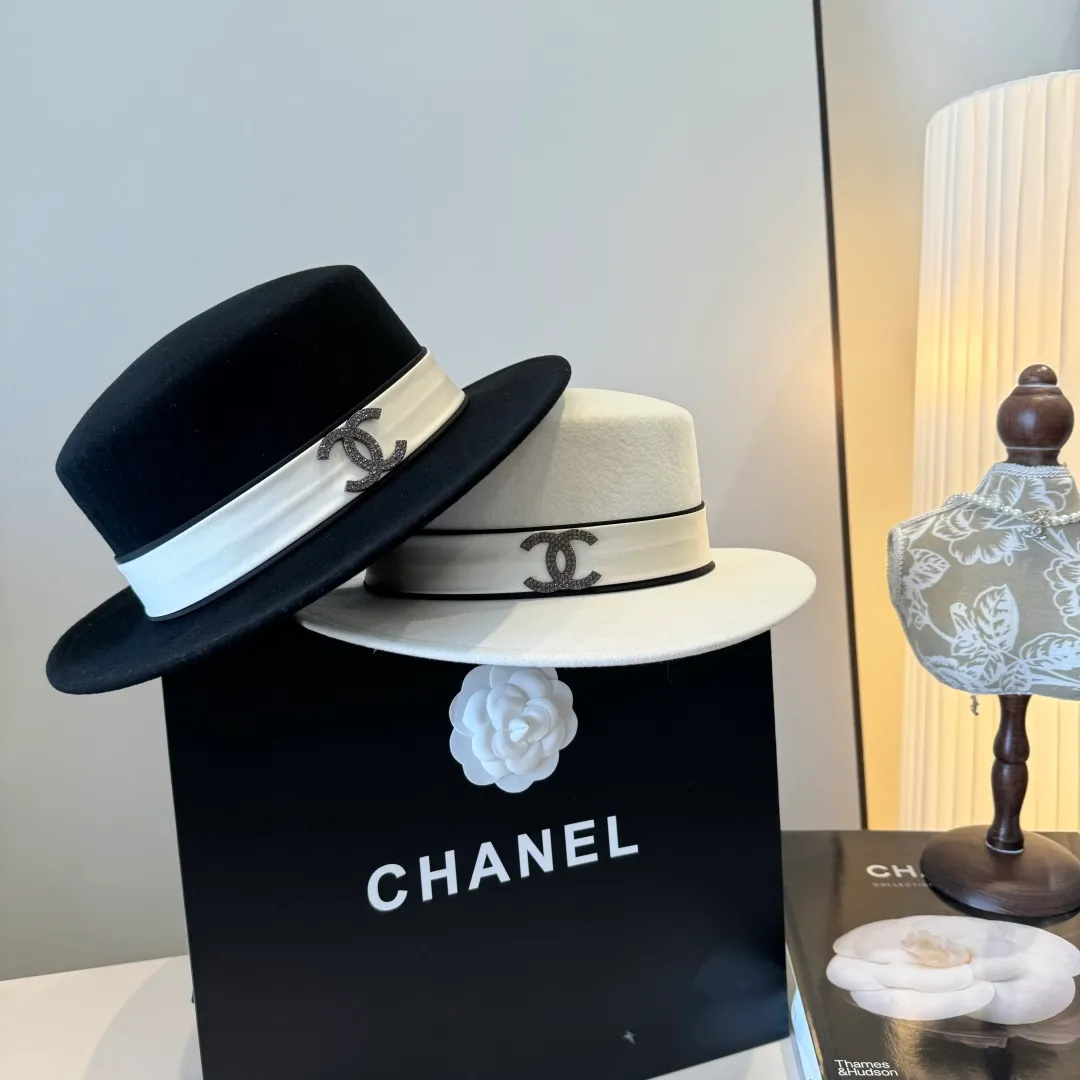 💰180¥ Chanel new wool top hat, flat top hat, 100% wool fabric 🦙%, head circumference 57cm