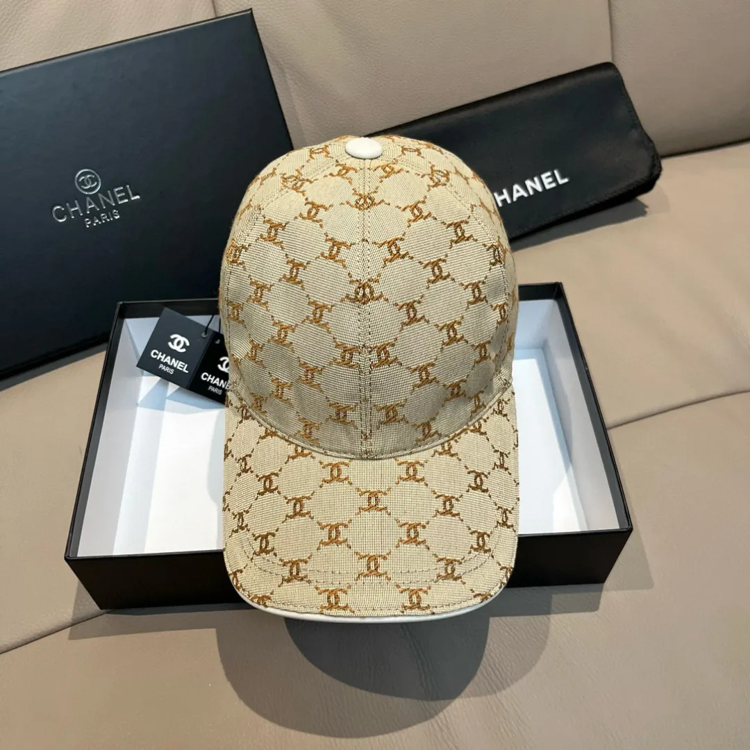 p90 new model shipped!   , Chanel (Chanel) new original baseball cap, small double C jacquard, 1:1 mold opening and customization at the counter, original canvas fabric + first layer of cowhide, light and breathable! The quality is great, the basic head circumference is 56cm, and the patch is adjustable.