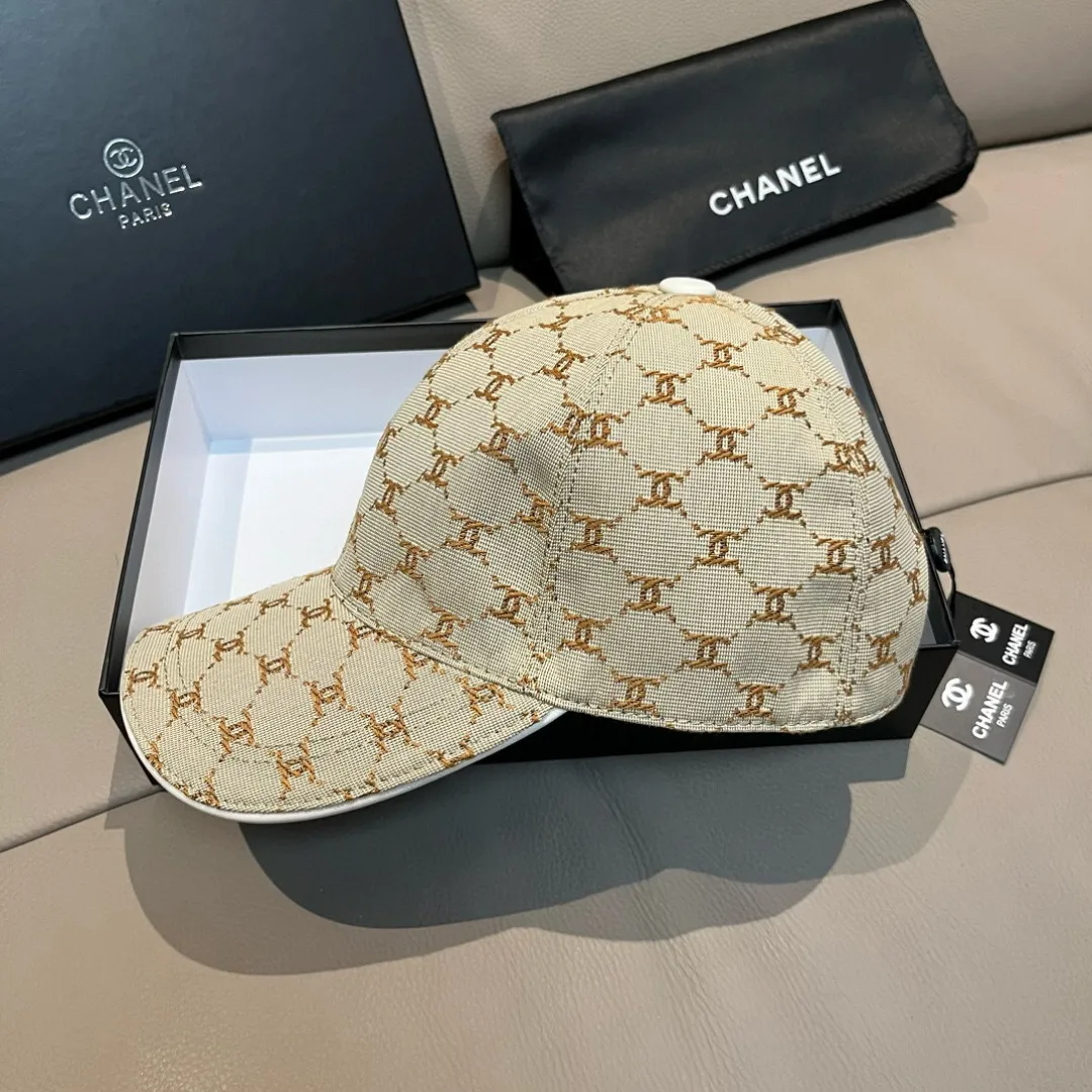 p90 new model shipped!   , Chanel (Chanel) new original baseball cap, small double C jacquard, 1:1 mold opening and customization at the counter, original canvas fabric + first layer of cowhide, light and breathable! The quality is great, the basic head circumference is 56cm, and the patch is adjustable.