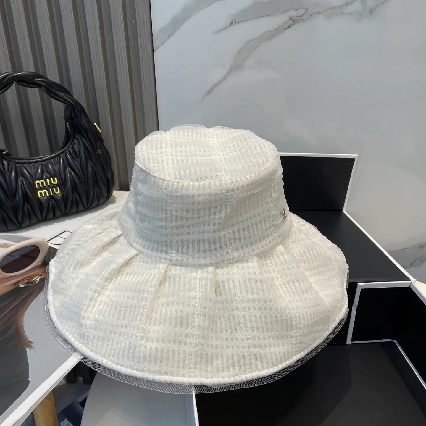 P80 Chanel Chanel large brim sun protection fisherman hat, summer UV protection seaside vacation beach sun hat sun protection sun hat simple internet celebrity style, head circumference 57cm