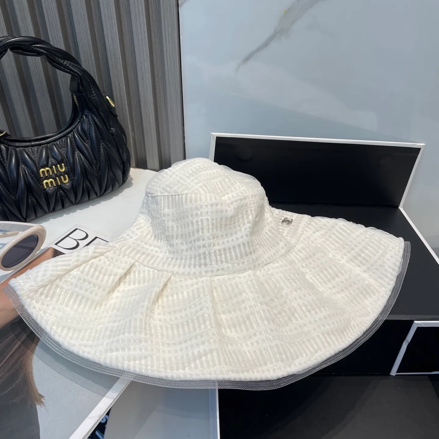 P80 Chanel Chanel large brim sun protection fisherman hat, summer UV protection seaside vacation beach sun hat sun protection sun hat simple internet celebrity style, head circumference 57cm