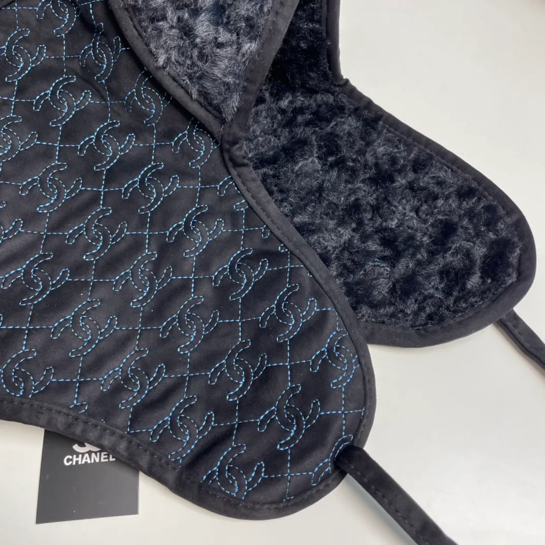 P56 Chanel 🎿 Ski Series Autumn and Winter Goods Popular Lei Feng Hat Ear Protector Hat Soft and Warm, Essential for Skiing