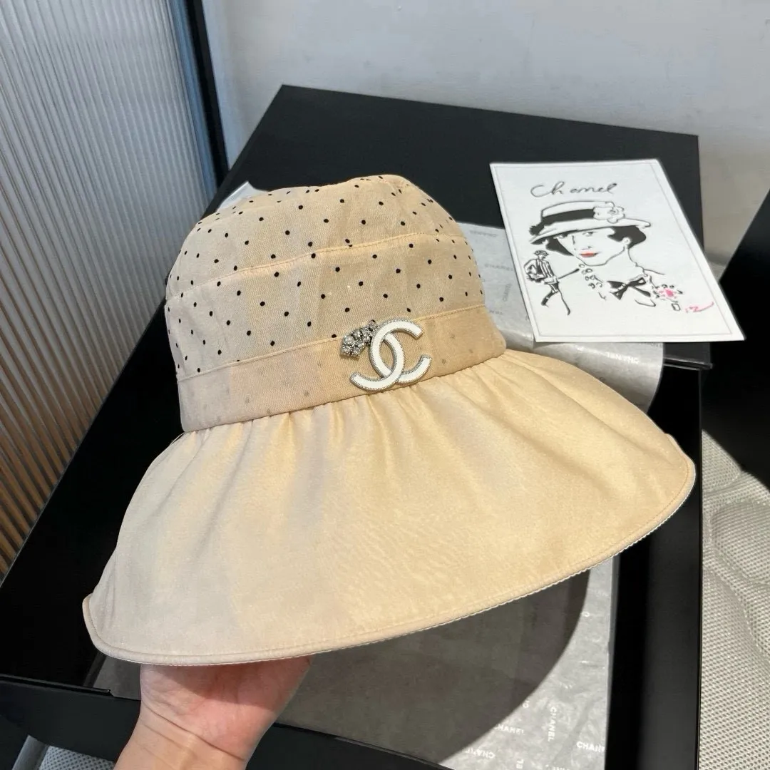 💰110¥ Chanel bucket hat, high-end hand-grip bucket hat, head circumference 57cm, lady style