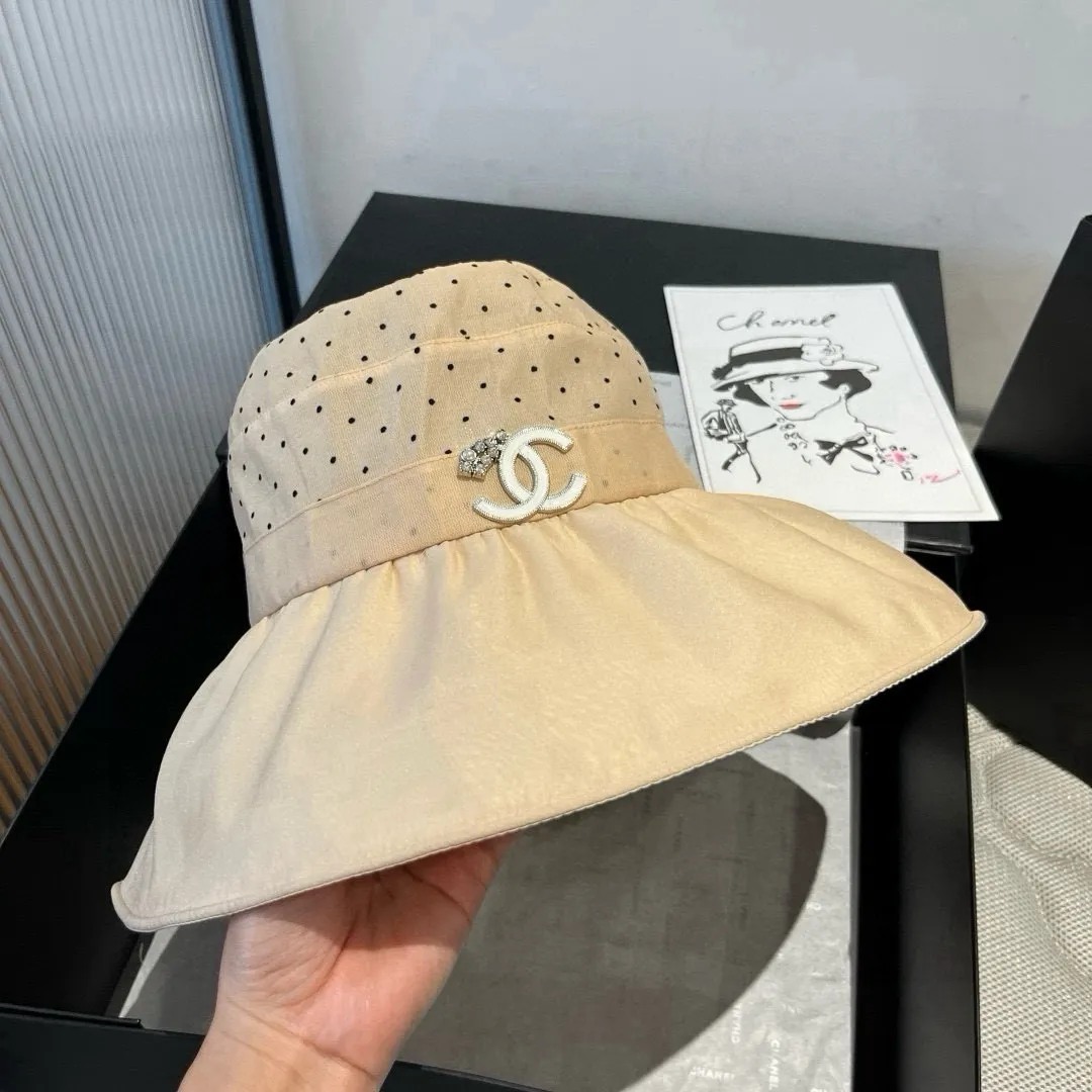 💰110¥ Chanel bucket hat, high-end hand-grip bucket hat, head circumference 57cm, lady style
