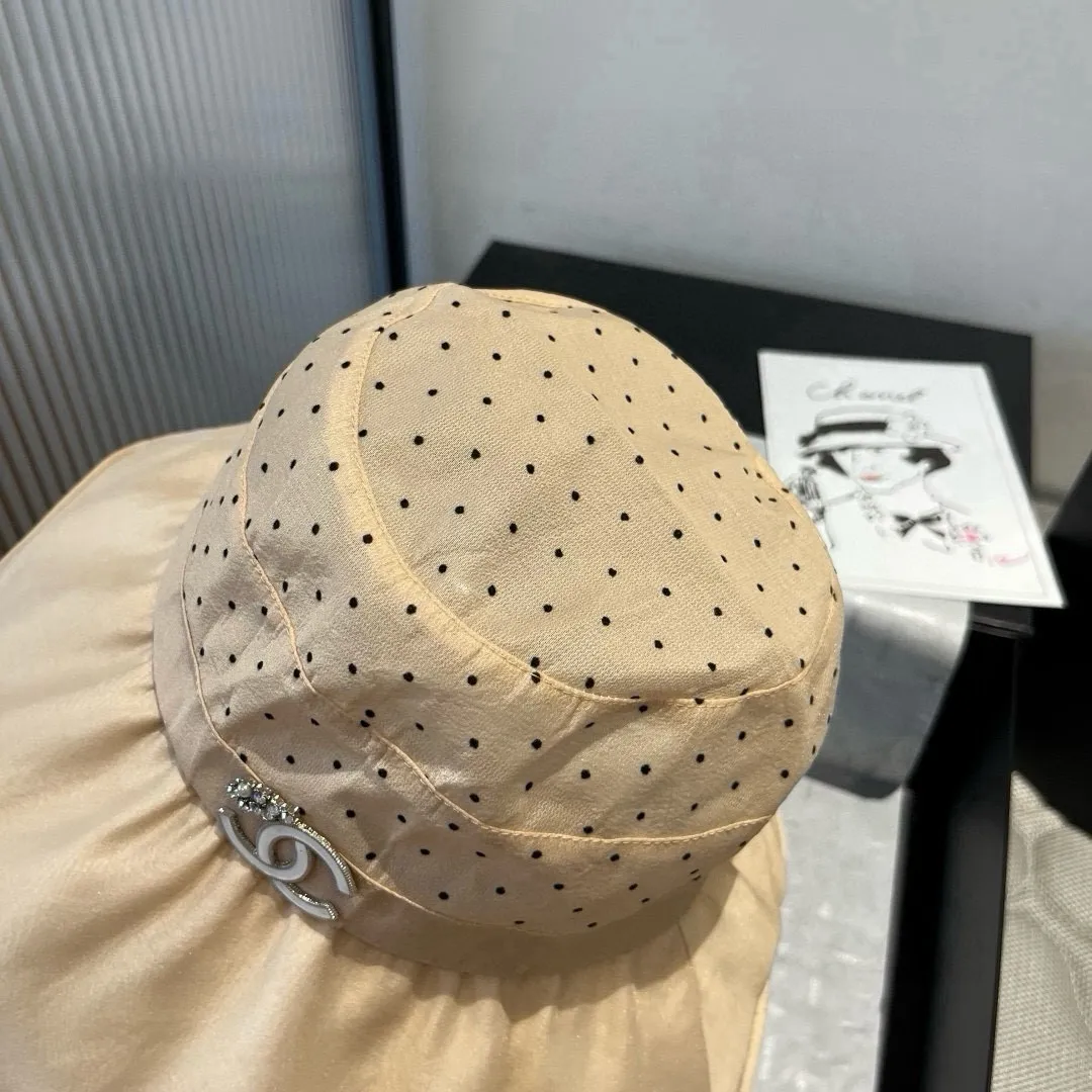 💰110¥ Chanel bucket hat, high-end hand-grip bucket hat, head circumference 57cm, lady style