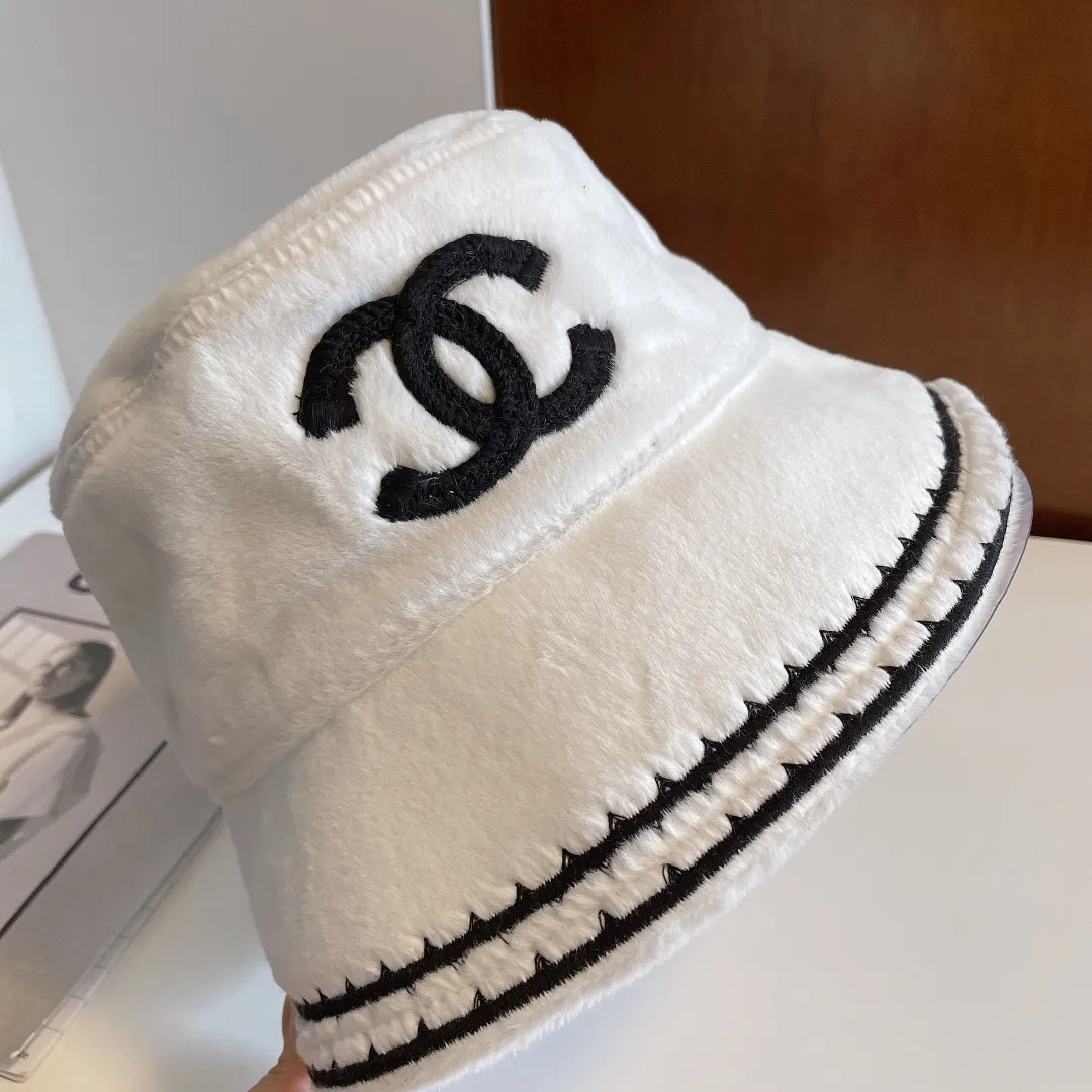 🉐70👒CHANEL Chanel 2022 new autumn and winter small fragrance style bucket hat, plush and very comfortable, the big brand model is super easy to match, one that you can wear with your eyes closed