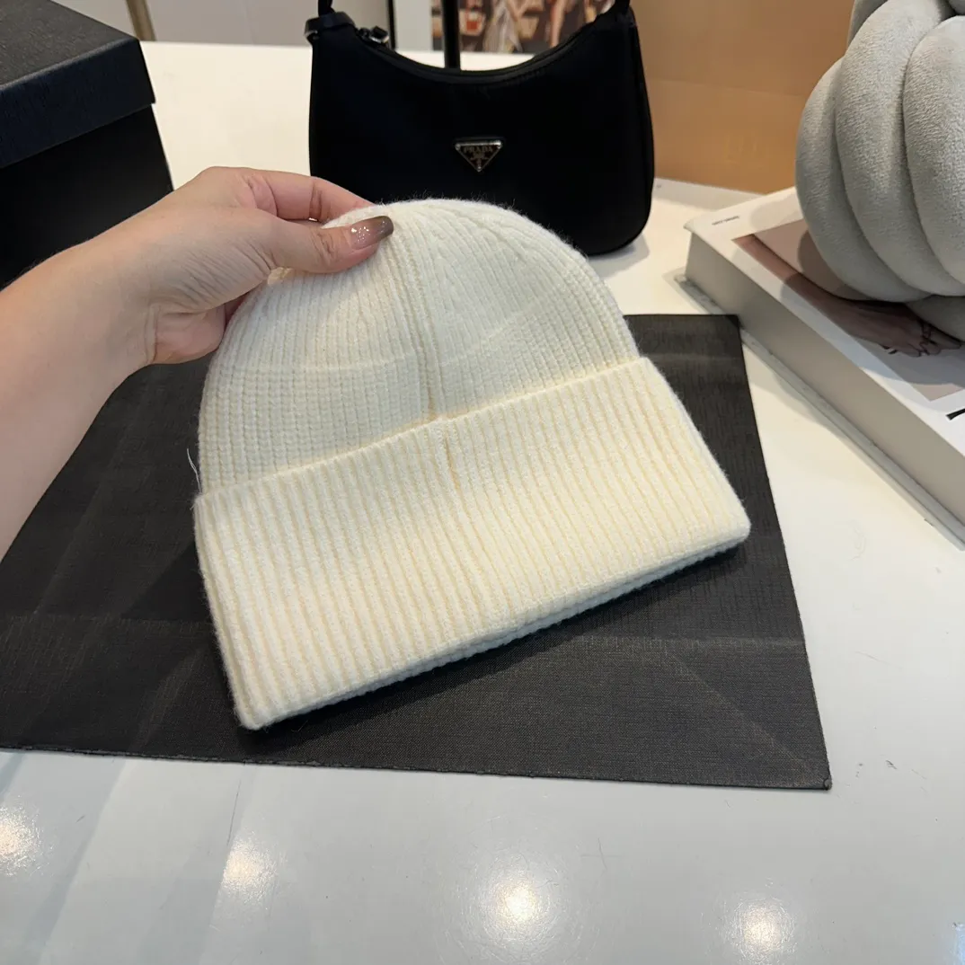 P50 Chanel knitted beanie