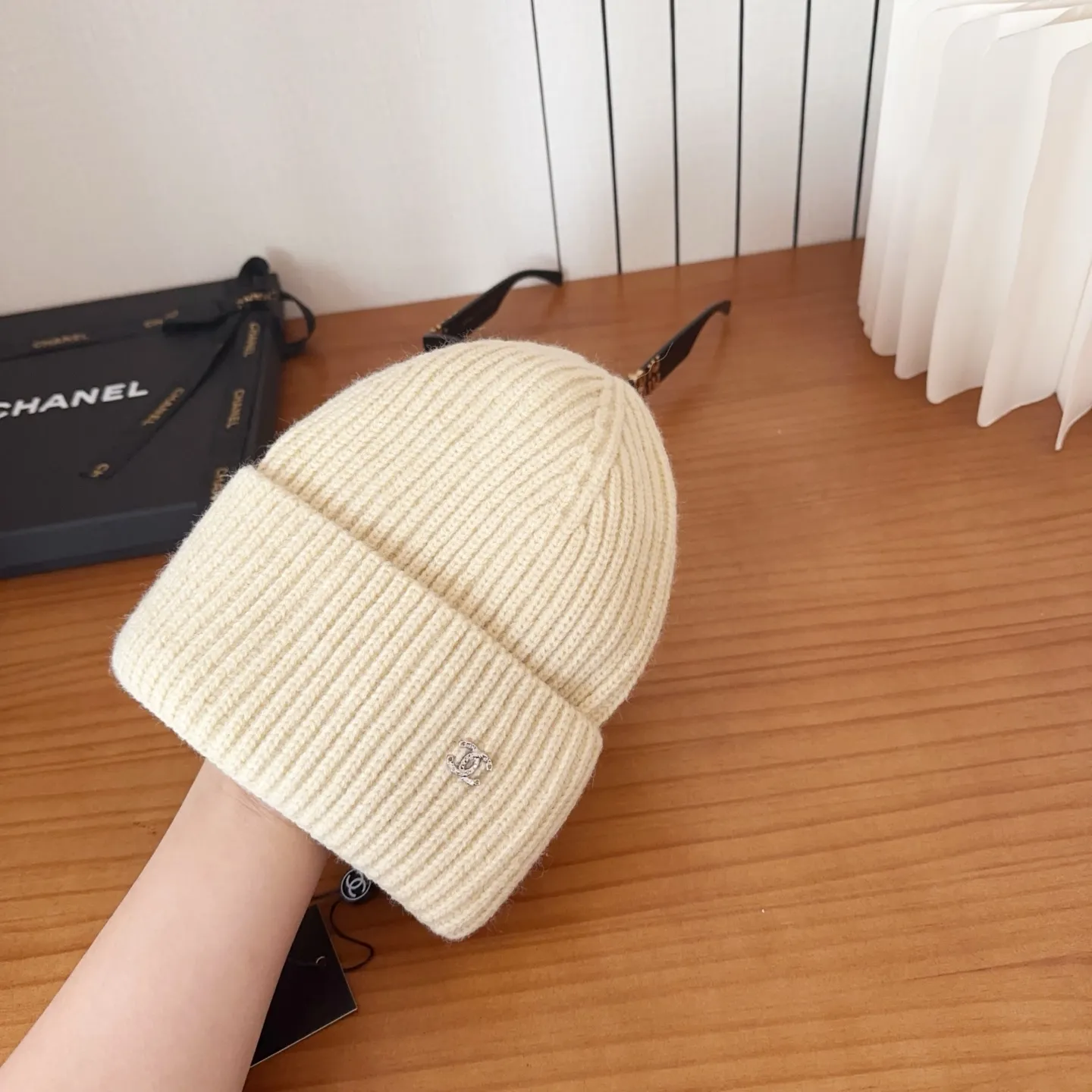 💰48 Chanel knitted beanie