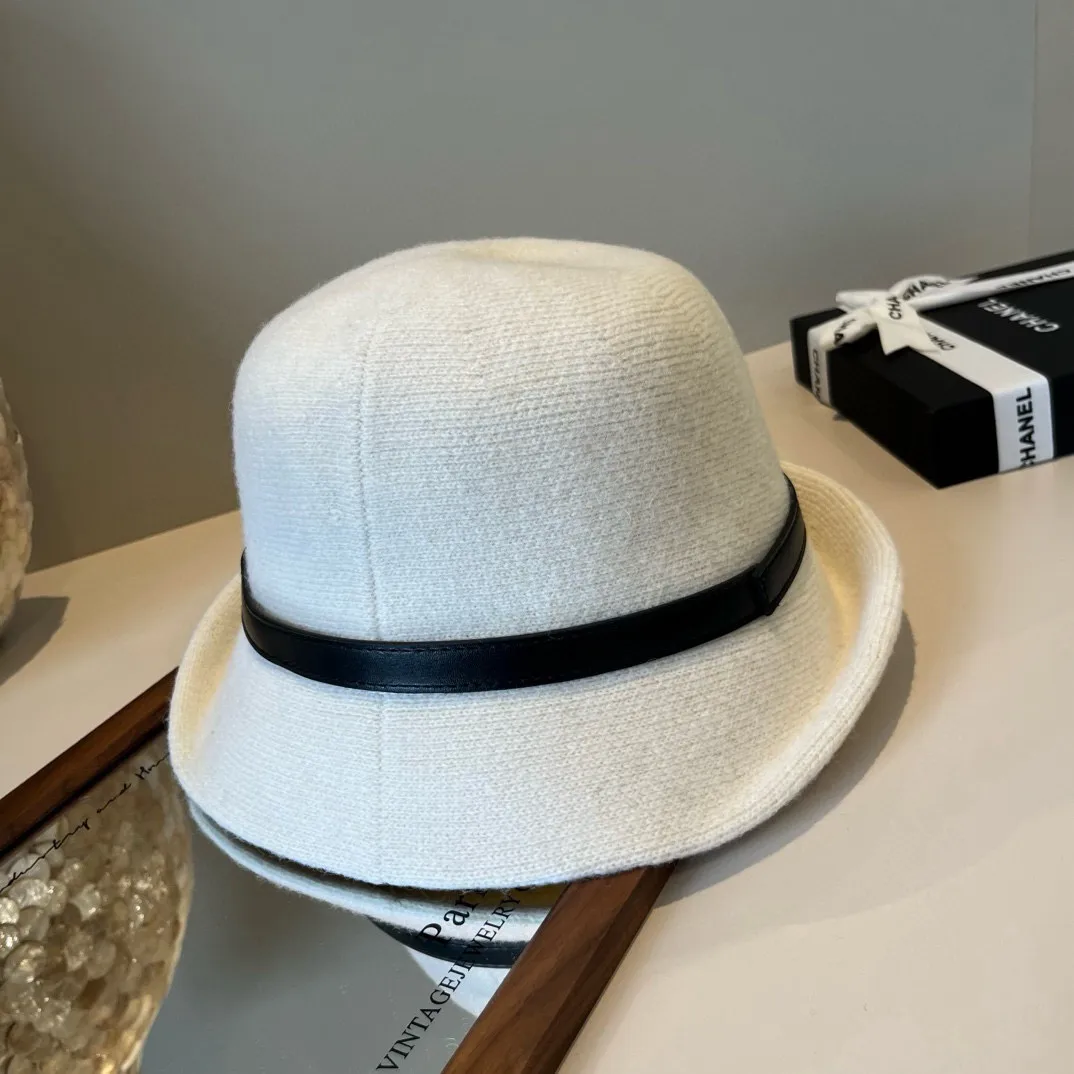 💰160¥ Chanel's new wool curled basin hat, irregular cut design, head circumference 57cm