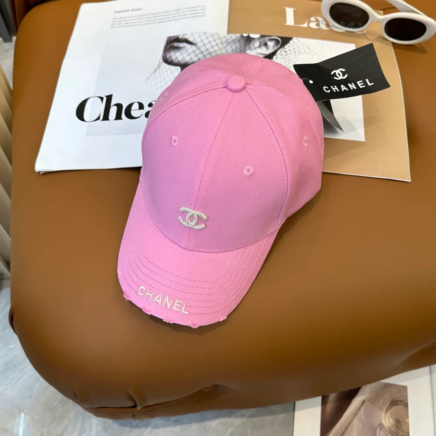 P70 CHANEL [Chanel] New simple embroidered logo baseball cap, new model shipped, big-name models are super easy to match, hurry up and get it!