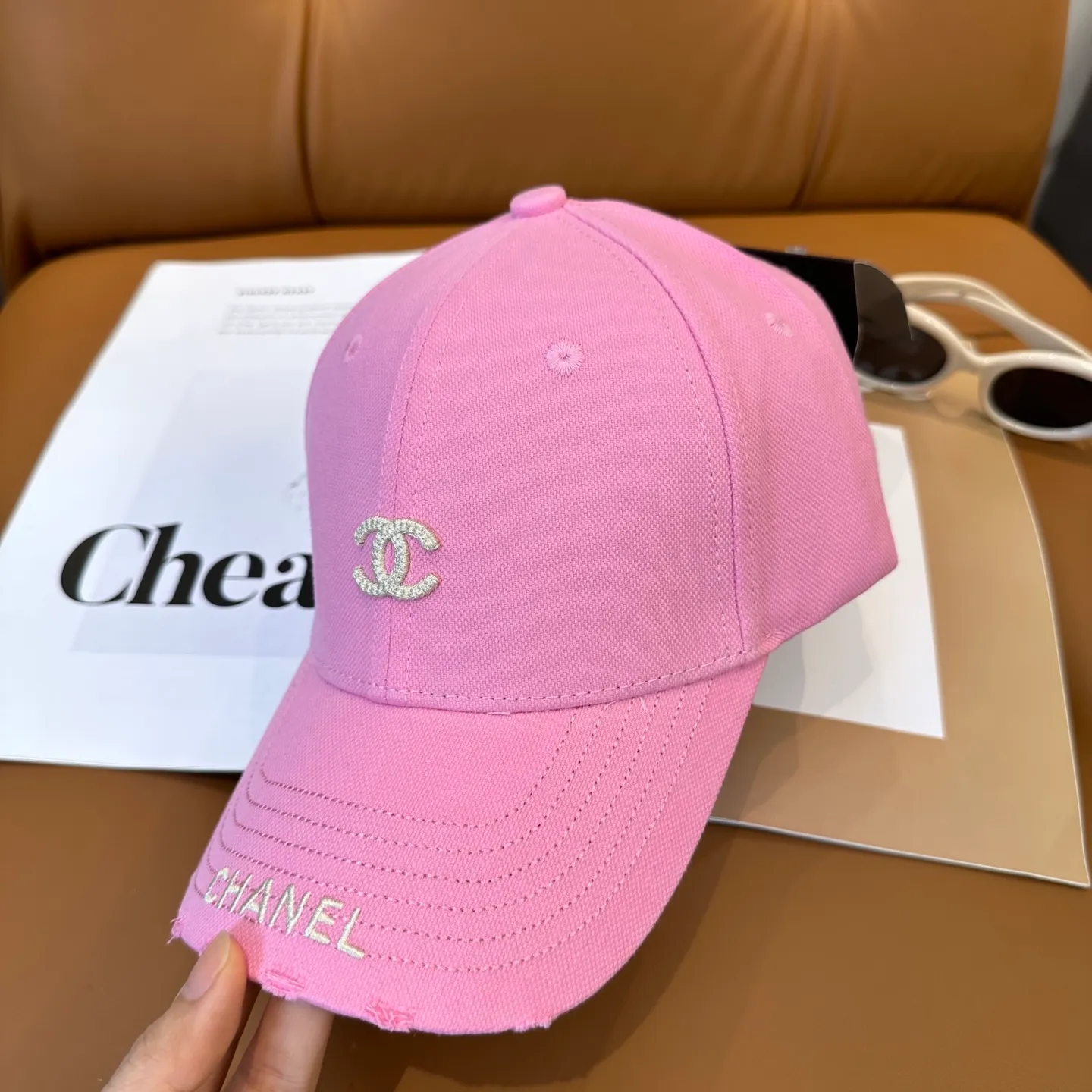 P70 CHANEL [Chanel] New simple embroidered logo baseball cap, new model shipped, big-name models are super easy to match, hurry up and get it!