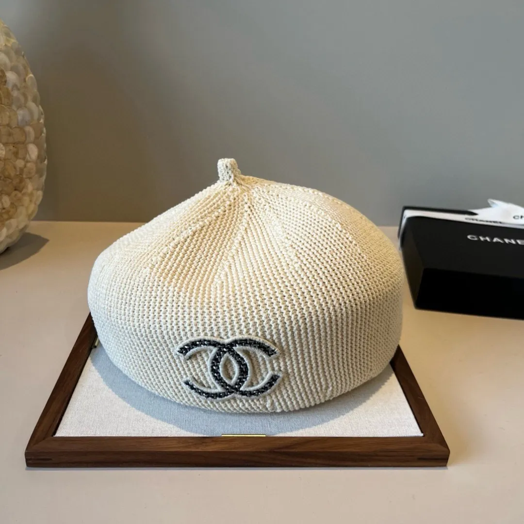 🉐160¥ Chanel new beret