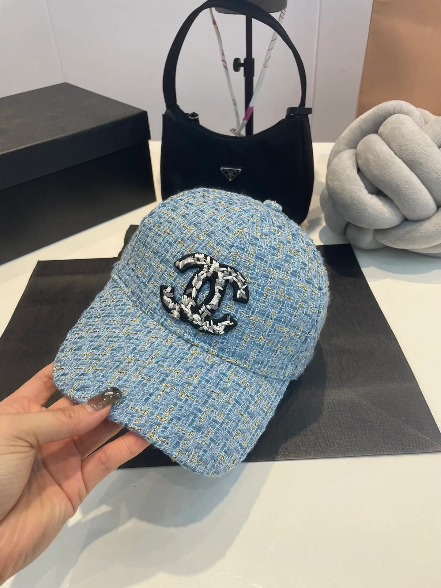 P70 23 CHANEL Chanel new autumn and winter high-quality plaid woolen baseball cap for autumn and winter! French socialite little fragrance! The quality is absolutely high-end! The quality of entering and exiting a large shopping mall at will! Super versatile colors