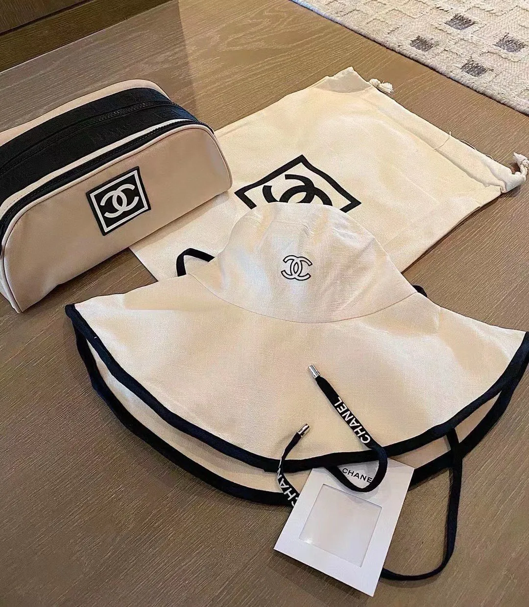 120¥ Chanel large brim bucket hat, canvas hat, simple internet celebrity style, head circumference 57cm