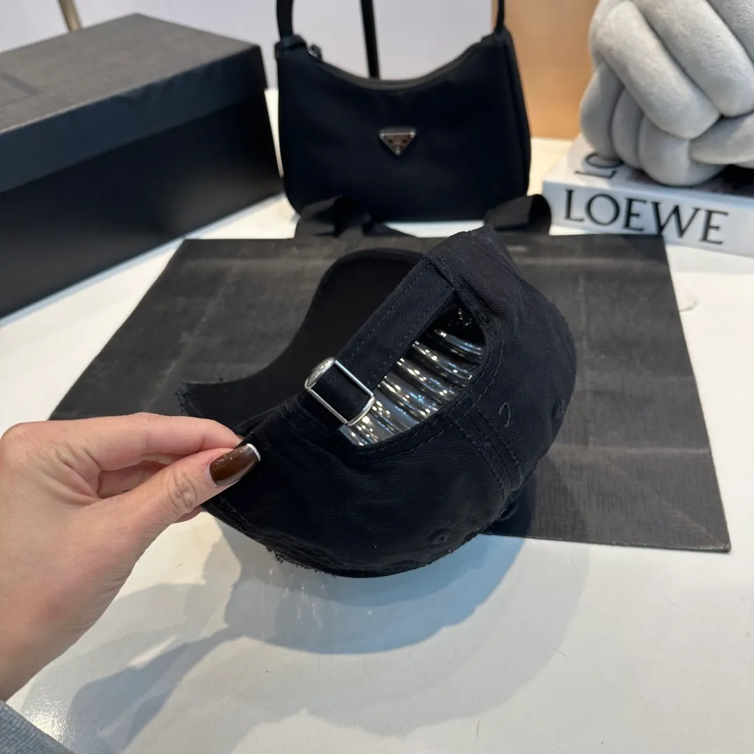 P60 CHANEL 2024 new ripped baseball cap, logo Xiaoxiang is classic and simple, fashionable and casual design, popular new product