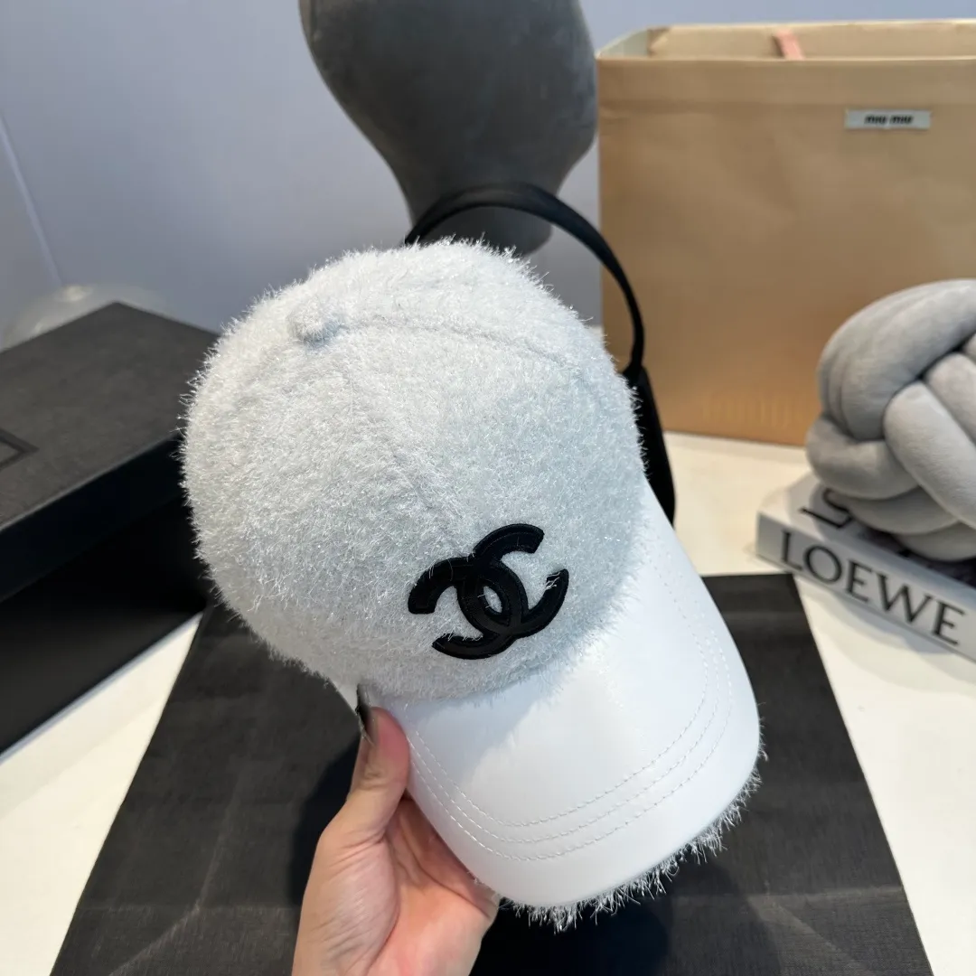 P60 Chanel's new autumn and winter classic casual and trendy style simple baseball cap🧢Japanese and Korean style, looks great with any combination! A must-have when traveling