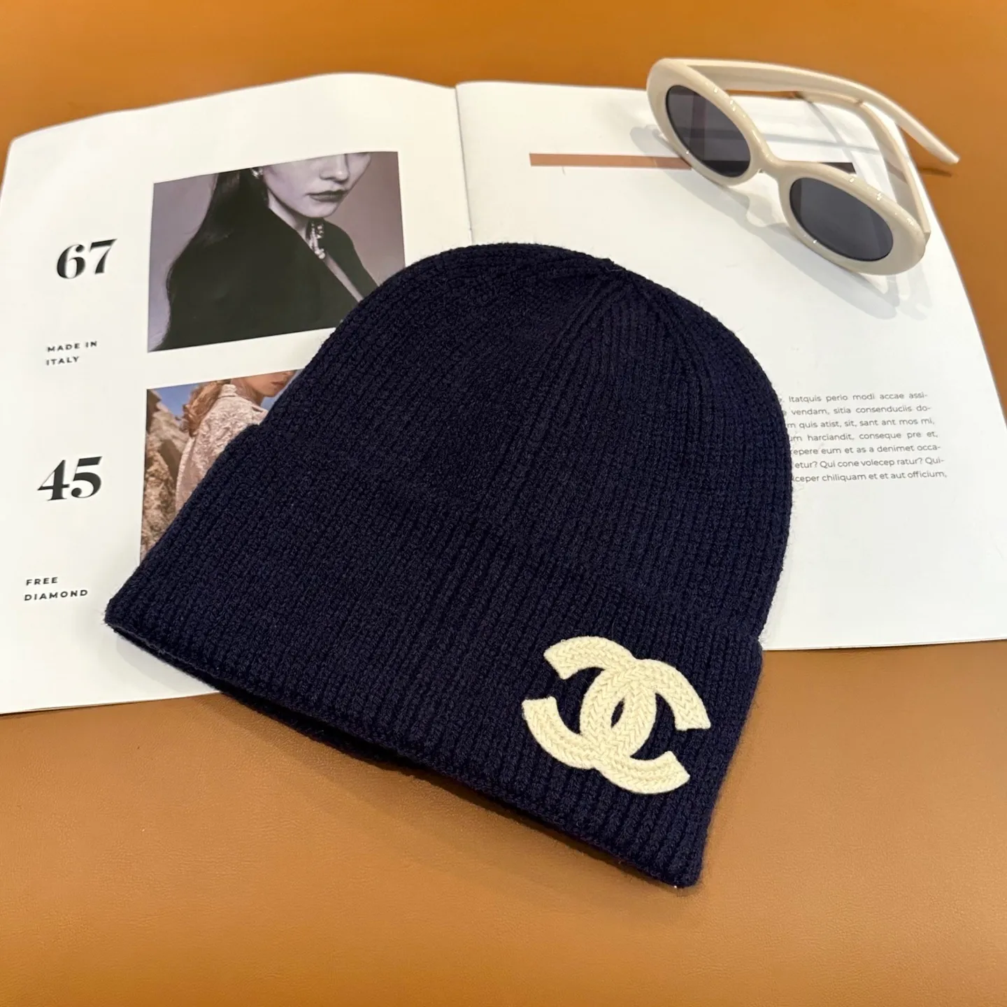 P56 comes with dust bag 🌺 [CHANEL] New rabbit fur knitted hat, Xiaohongshu, the main recommendation of major Internet celebrities! Thicker and warmer, fashionable and popular🌸First-class texture, the best brand for keeping warm in autumn and winter, order now, limited quantity available