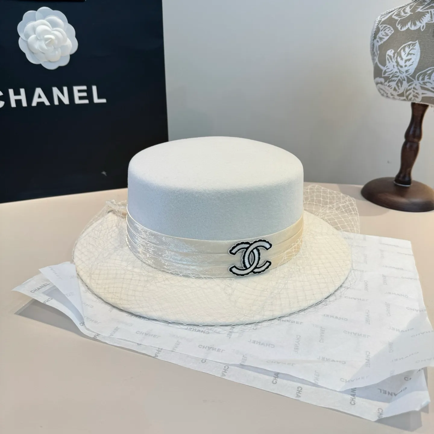 💰210¥ White Chanel wool flat top, mesh hat, 100% wool🦙Fabric% Head circumference 57cm