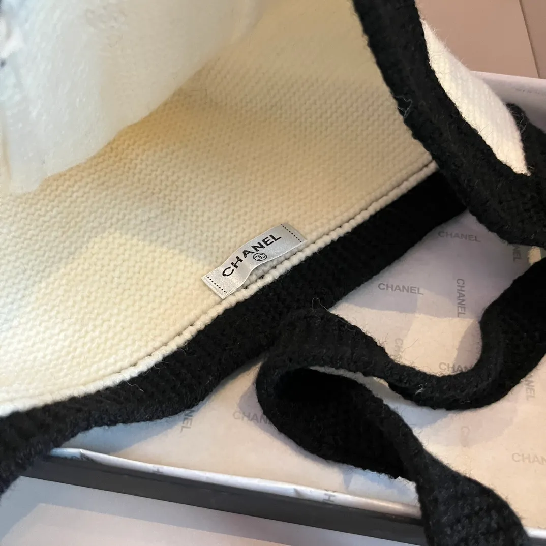 💰110¥ Chanel Chanel Grandma's new ski ear protection hat, knitted hat, official model