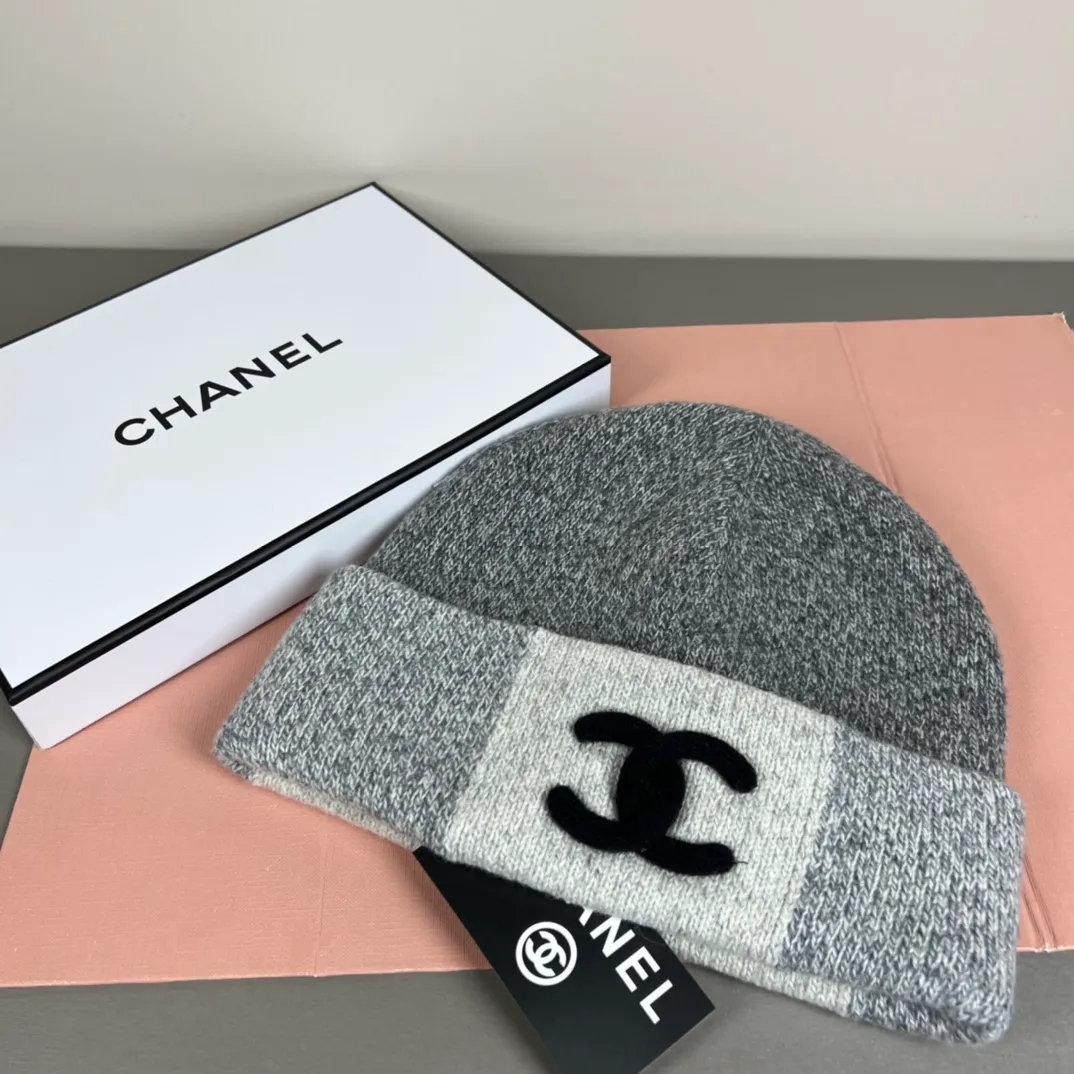 p70💰CHANEL, the popular knitted hat from the official website! Xiaohongshu’s new product is released, it’s so 🉑️, high-elastic fabric, classic colors, same style for men and women.