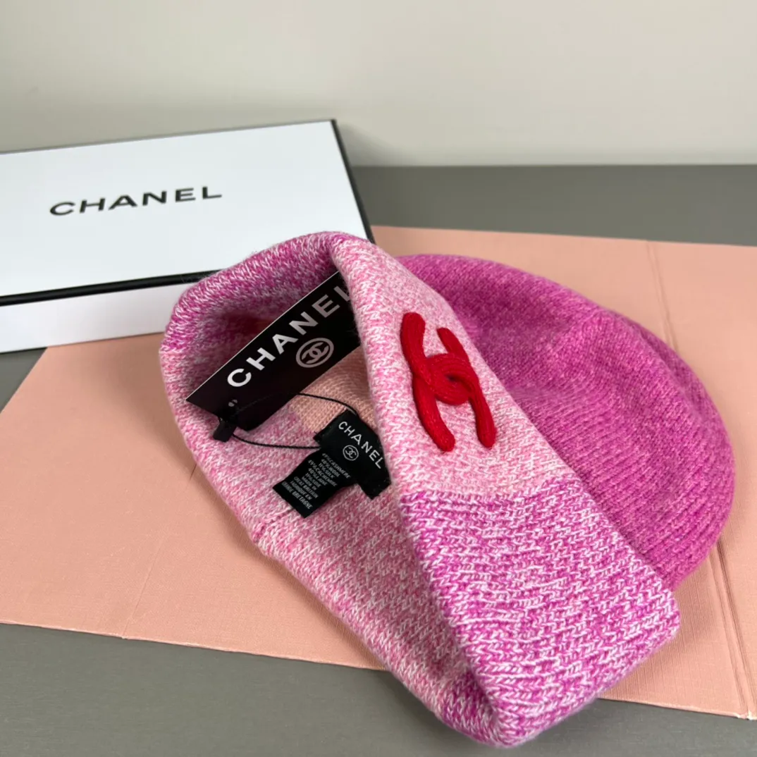 p70💰CHANEL, the popular knitted hat from the official website! Xiaohongshu’s new product is released, it’s so 🉑️, high-elastic fabric, classic colors, same style for men and women.