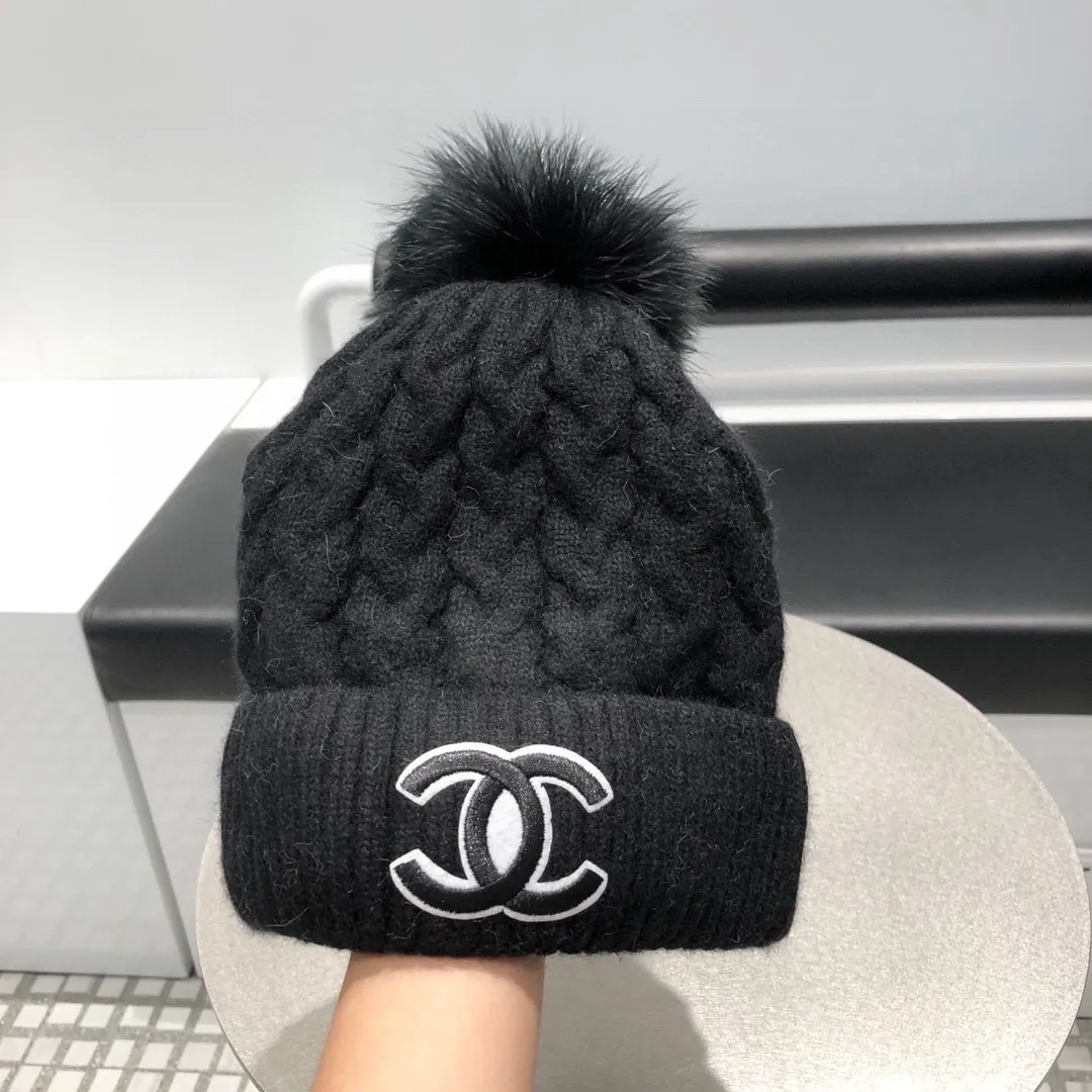 P150 Chanel CHANEL autumn and winter fox fur ball woolen hat for women in winter trendy versatile warm knitted hat