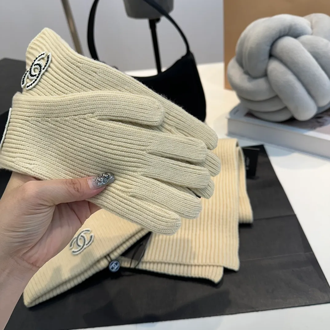 P170 Chanel Beanie Hat Set Hat Scarf Hat + Scarf + Gloves