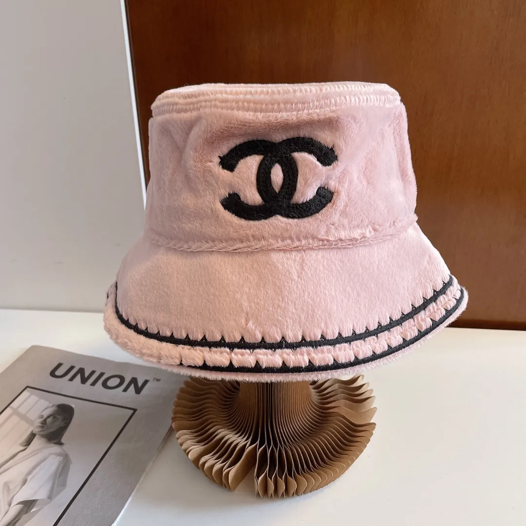 🉐70👒CHANEL Chanel 2022 new autumn and winter small fragrance style bucket hat, plush and very comfortable, the big brand model is super easy to match, one that you can wear with your eyes closed