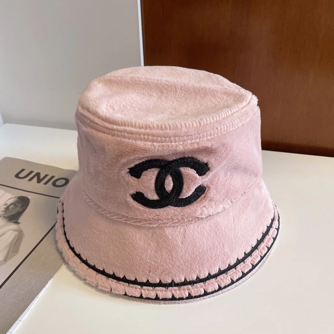 🉐70👒CHANEL Chanel 2022 new autumn and winter small fragrance style bucket hat, plush and very comfortable, the big brand model is super easy to match, one that you can wear with your eyes closed