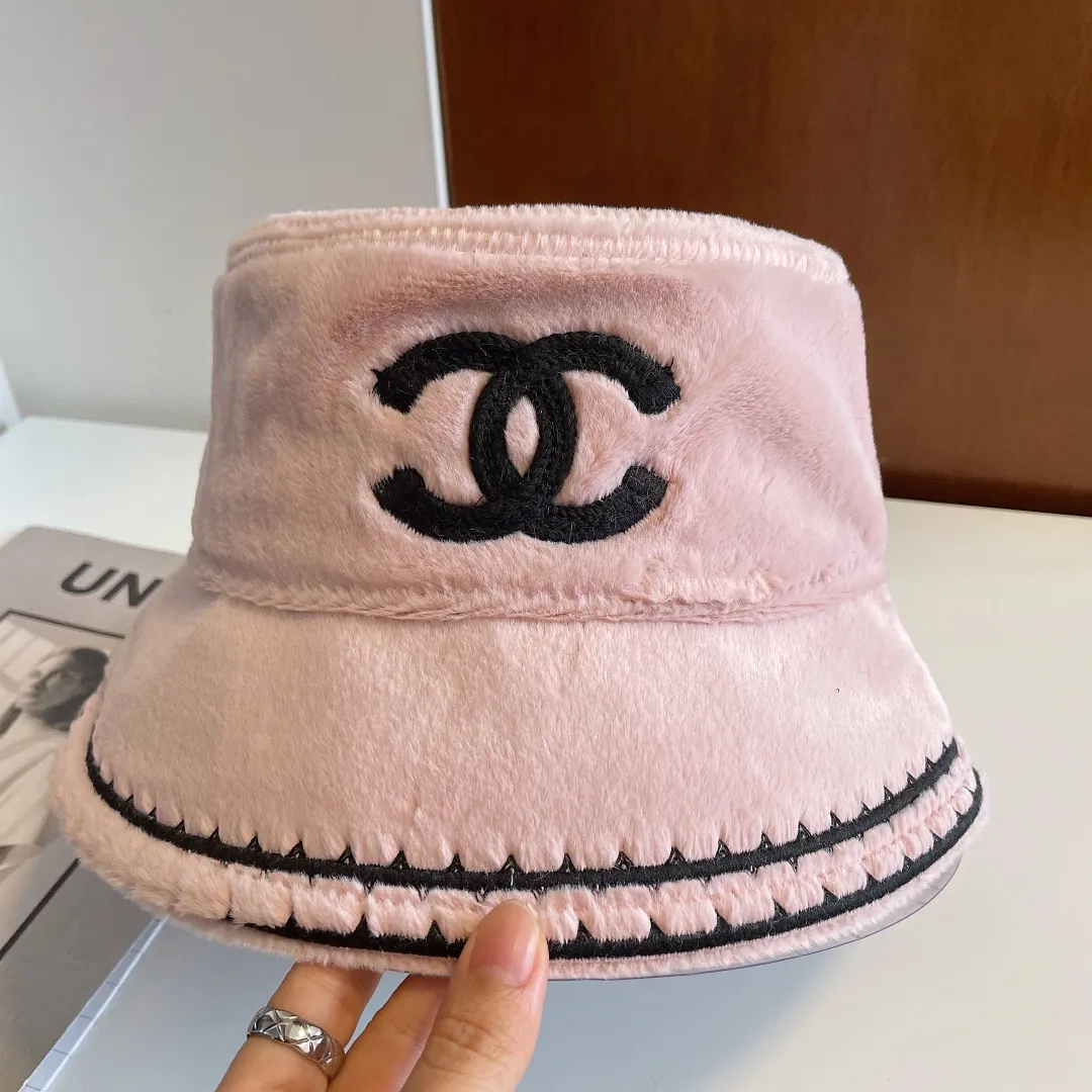 🉐70👒CHANEL Chanel 2022 new autumn and winter small fragrance style bucket hat, plush and very comfortable, the big brand model is super easy to match, one that you can wear with your eyes closed