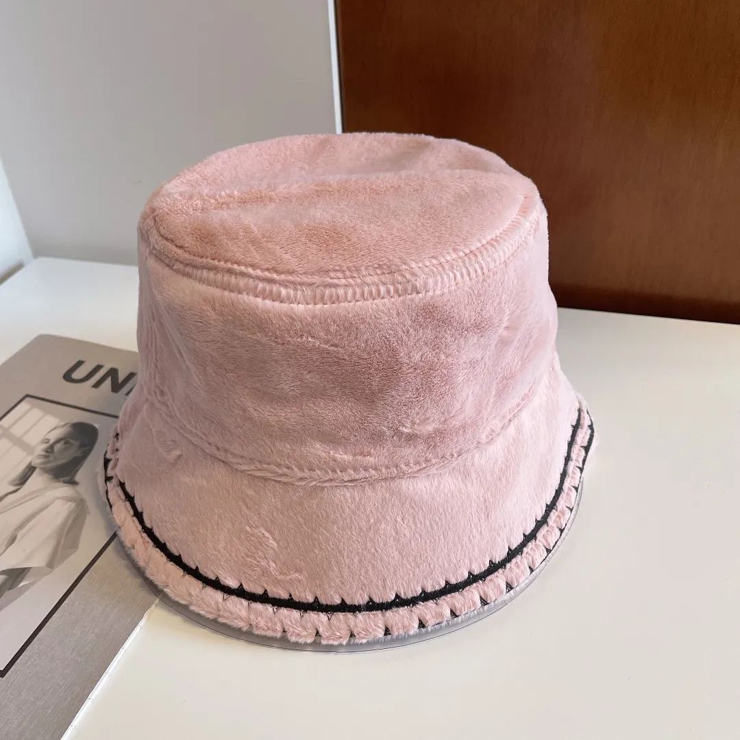 🉐70👒CHANEL Chanel 2022 new autumn and winter small fragrance style bucket hat, plush and very comfortable, the big brand model is super easy to match, one that you can wear with your eyes closed