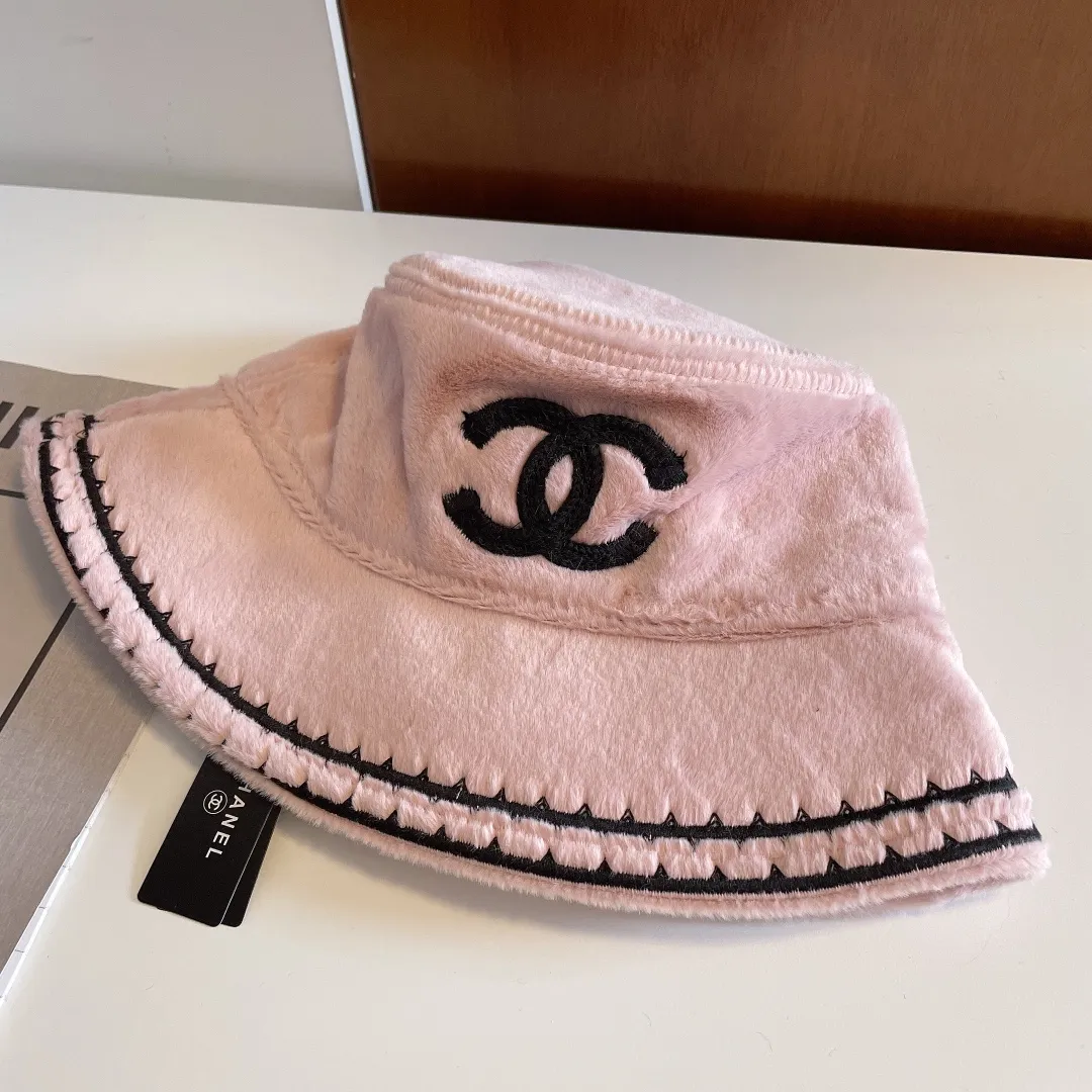 🉐70👒CHANEL Chanel 2022 new autumn and winter small fragrance style bucket hat, plush and very comfortable, the big brand model is super easy to match, one that you can wear with your eyes closed