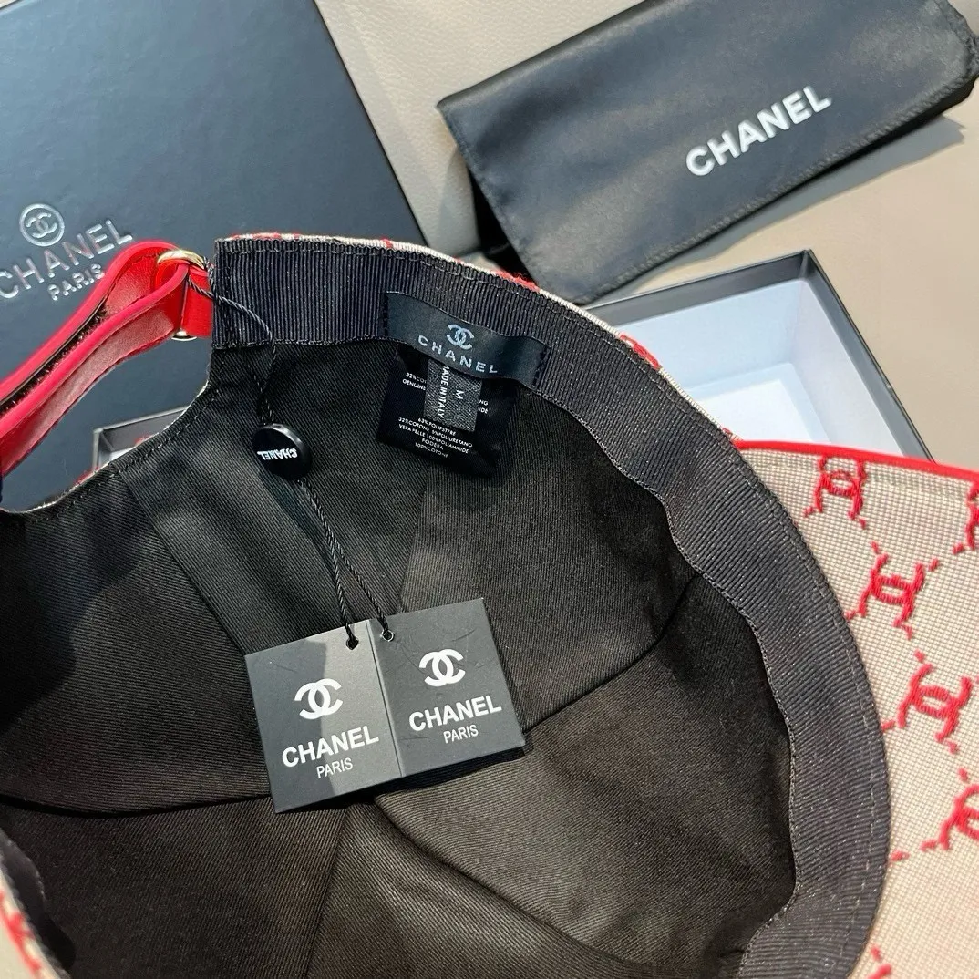 p90 new model shipped!   , Chanel (Chanel) new original baseball cap, small double C jacquard, 1:1 mold opening and customization at the counter, original canvas fabric + first layer of cowhide, light and breathable! The quality is great, the basic head circumference is 56cm, and the patch is adjustable.