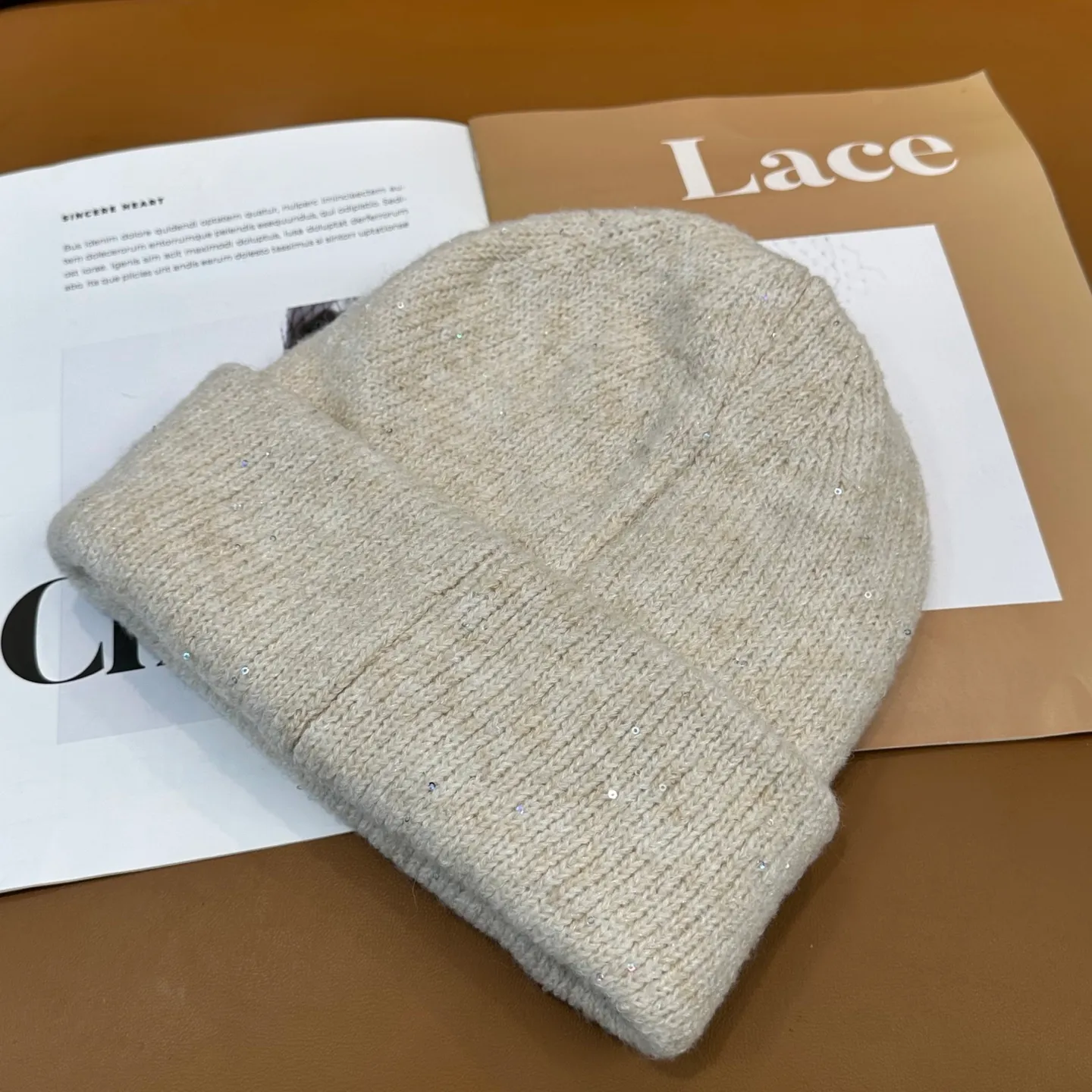 P66 comes with dust bag 🌺 [CHANEL] New knitted hat, Xiaohongshu, the main recommendation of major Internet celebrities! Thicker and warmer, fashionable and popular🌸First-class texture, the best brand for keeping warm in autumn and winter, order now, limited quantity available